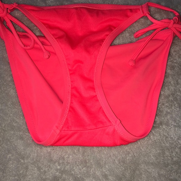 Victoria’s Secret bikini bottoms - Picture 6 of 7